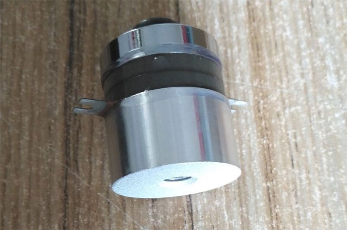 工業(yè)振動傳感器的優(yōu)勢是什么，該如何選擇？(圖1)